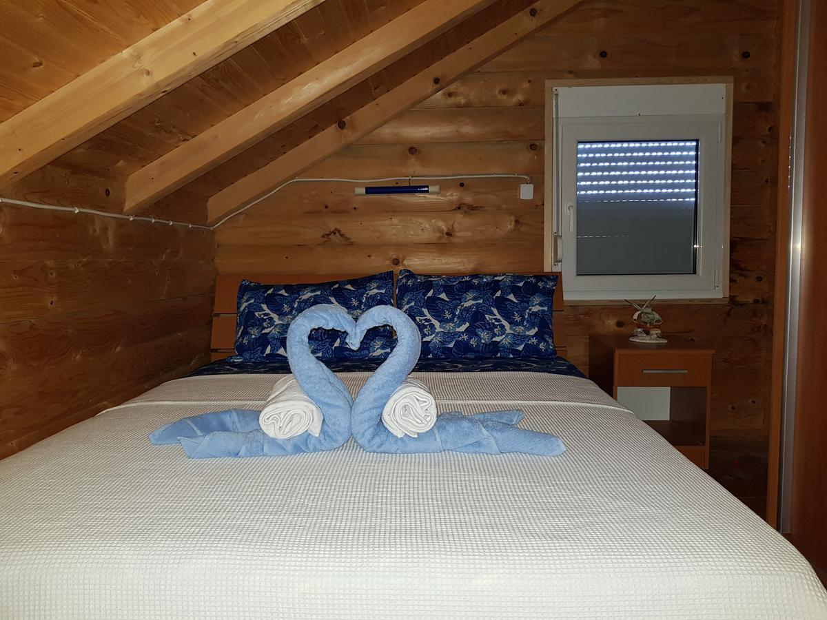 Holiday House Kruce อุลซิน ภายนอก รูปภาพ